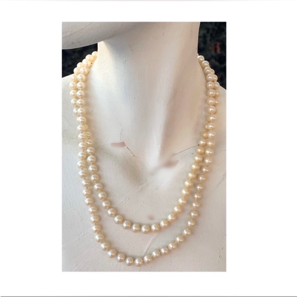 Retro Pearl Costume Necklace + Gift Box